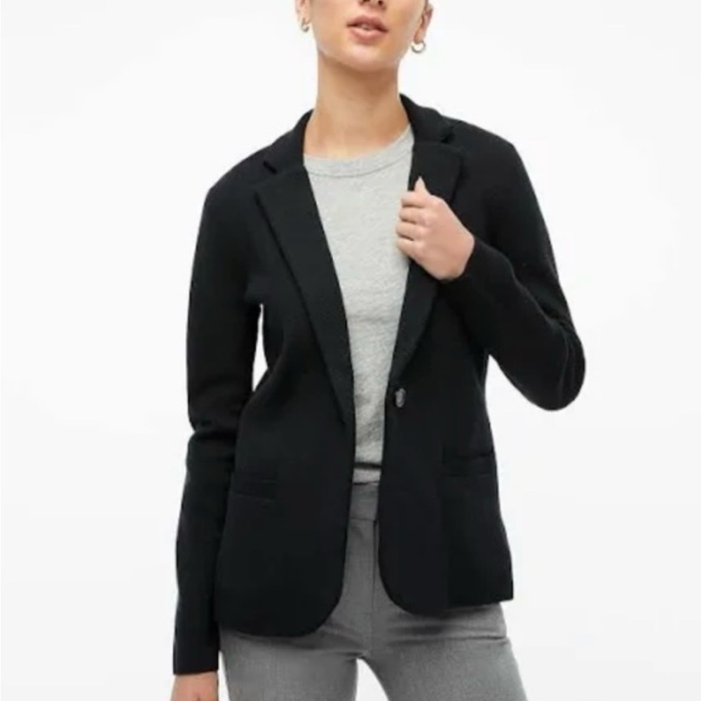 NWT J.Crew Factory 100% cotton blazer in classic black.Has 2 pockets.Size M